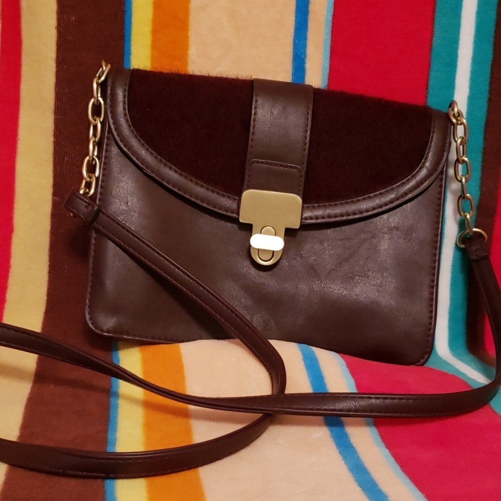 !! PRICE DROP !! Stylish cross body